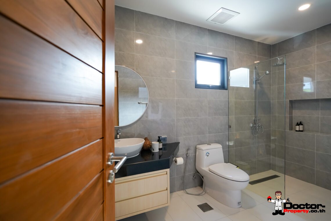 New 3 Bedroom Pool Villa in Bang Rak, Koh Samui – For Sale